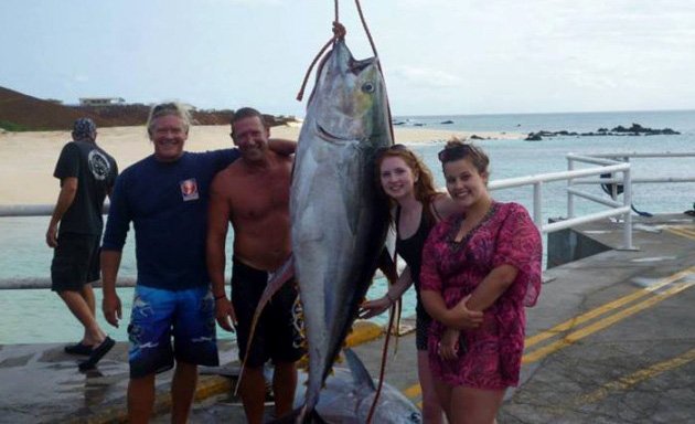 Anna Meaden (In Pink); Age 16, Height 5ft 4" ; Tuna 250lbs, No Contest!!